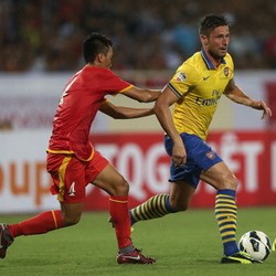 Arsenal Menang Telak di Vietnam