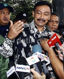 Diperiksa KPK 2 Jam, Andi Mallarangeng Dikonfirmasi Info Baru Hambalang