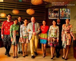 Seragam Stylish Staf Hotel Sofitel So Bangkok Rancangan Christian Lacroix