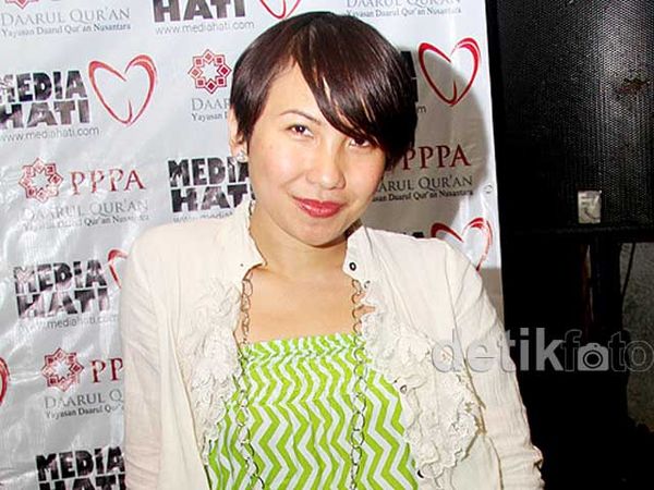 Rambut Pendek Imel Ten 2 Five