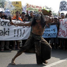 Pembangunan Pabrik Baja di Area Situs Majapahit Didemo