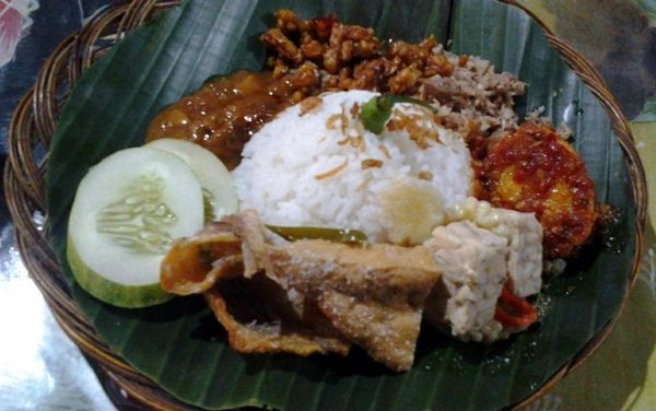 Kangen Menu Khas Pekalongan? Mampir Saja Ke Tauto Tebet!