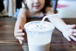 Tanpa Logo Keamanan, Sedotan di China Diduga Mengandung Bahan Berbahaya