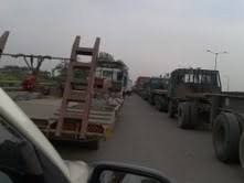 Jalan Arteri Cacing arah Priok Macet Total