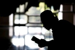  Berdosakah Menegur Orang yang Sedang Tilawah?