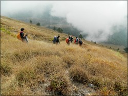Ini Bukan Gunung Rinjani, Ini Gunung Guntur di Garut