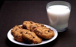 Minum Susu Sebelum Tidur Akibatkan Anak Pilek dan Sembelit