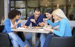 Berbuka atau Sahur di Convenience Store Juga Asyik Lho!