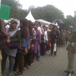 500 Kg Daging Murah di Monas Ludes Hanya Dalam 1,5 Jam