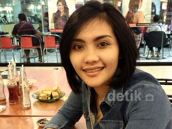 Briptu Rani Tampil Casual