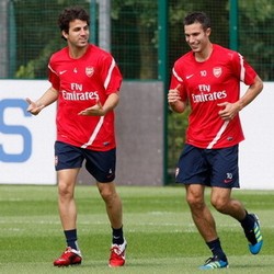 Van Persie Berharap Fabregas Gabung MU