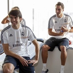 Ancelotti: Higuain Masih Pemain Madrid, Kaka Tahu Harus Tampil Lebih Baik