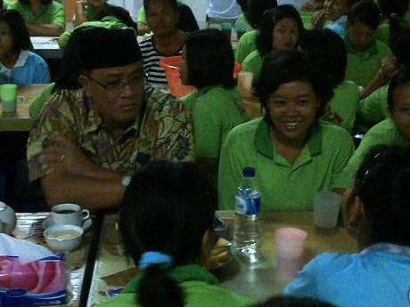Jumhur Ingatkan TKI Menabung dan Waspadai Majikan Genit Jumhur Ingatkan TKI Menabung dan Waspadai Majikan Genit