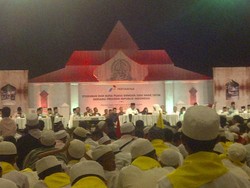 Buka Bareng 5.000 Anak Yatim, SBY Nyanyikan Lagu Alhamdulillah