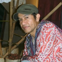 Gelar Pameran Partonun Ulos, Merdi Sihombing Ingin Kenalkan Ulos ke Dunia