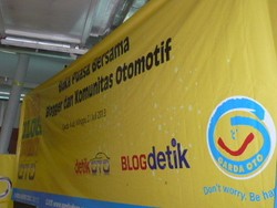 Gunakan Lampu Hazard Saat Darurat Bukan Saat Hujan