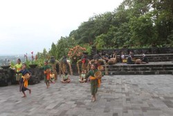 Gejung Lesung, Sajian Tarian dari Candi Ratu Boko