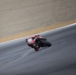 Kalahkan Marquez, Bradl Sabet Pole