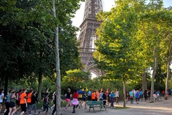 Lupakan Tour de France, Ini Dia Tur Lari Keliling Paris