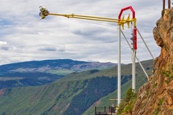 Dilempar ke Jurang dengan Ayunan Raksasa di AS, Berani?