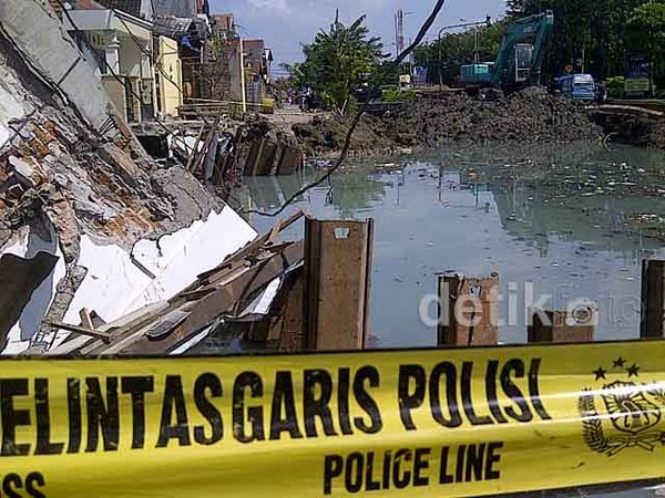 Empat Rumah Ambruk Jadi Korban Proyek Box Culvert