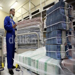 Rp 102 Triliun Bakal Ditarik Masyarakat dari Bank Sepanjang Bulan Puasa