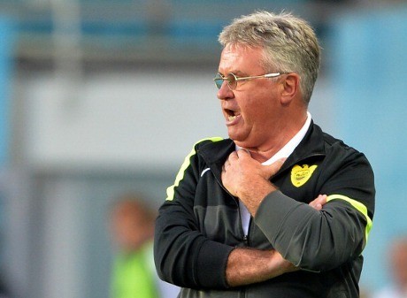Hiddink Mundur dari Anzhi, Kini Menuju Barca?