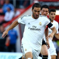 Madrid Sepakati Transfer Higuain ke Napoli? Itu Tidak Benar