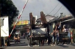 16 Lintasan Kereta Api Manual di Tegal Rawan Kecelakaan