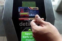 3 Aksi Usil Penumpang pada Tiket Elektronik KRL Commuter Line