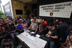 Preman yang Ditangkap Saat Berjudi, Beli Pistol dari Oknum TNI