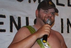 Tak Minder, Nick Malah Bangga Bisa Juarai Kontes Penis Terkecil