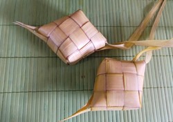 Ketupat, Simbol Keikhlasan yang Lezat Disantap