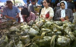 Selain Ketupat Janur Ada Juga Ketupat dari Daun Pandan di Palembang
