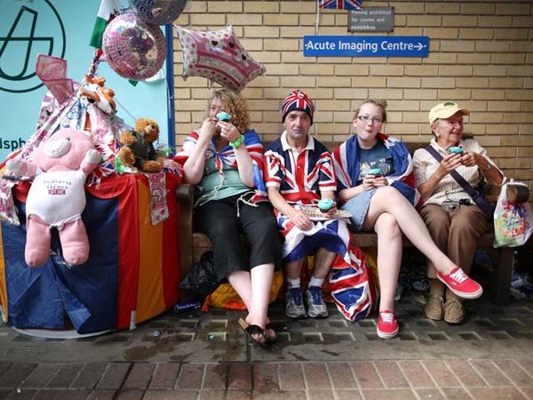 London Rayakan Kelahiran Bayi Laki-laki William dan Kate