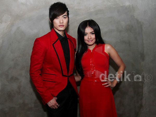 Tak Bersama Tiwi, Tika T2 Gaet Lee Jeong Hoon