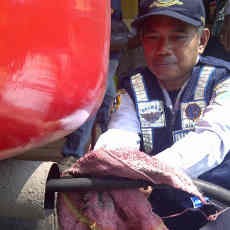 Bus Pakai Ban Vulkanisir Bebas Beroperasi di Pantura