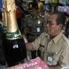 Petugas Temukan Kemasan Rusak dan Kadaluarsa Saat Razia Mamin