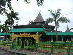  Masjid Sultan Suriansyah, Masjid Tertua Khas Banjar di Tepi Sungai Kuin