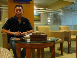 Putus Sekolah, Jadi Pengusaha Ternak Ayam Petelur