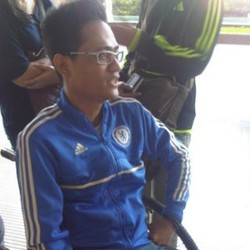 Buru Terry dari Atas Kursi Roda, Jati Dapat Tanda Tangan dan Tiket VVIP