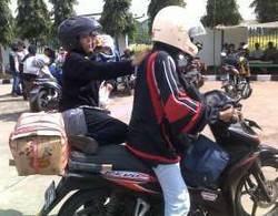 Pemudik Motor dengan Muatan Berlebih akan Dipaksa Turun