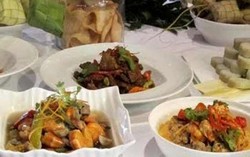 Ketupat Lebaran Komplet, 1.500 Kalori Sekali Santap!