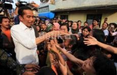 Blusukan Jokowi Kalahkan Bung Karno