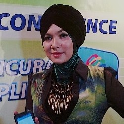 Merasa Nyaman, Vicky Shu Masih Ragu Berhijab