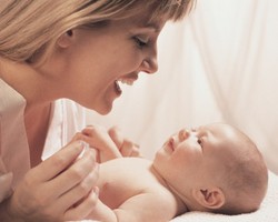 Cara Tepat Merawat Kulit Bayi yang Masih Sensitif