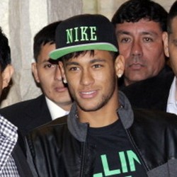 Neymar Tolak Disebut Metroseksual