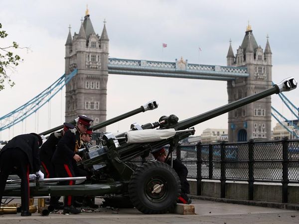 Perayaan Kelahiran Prince of Cambridge di Menara London