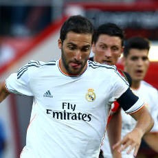 Maradona Senang Higuain Pilih Napoli