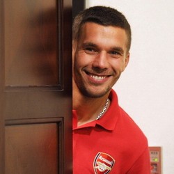 Podolski Tak Khawatirkan Potensi Kedatangan Suarez